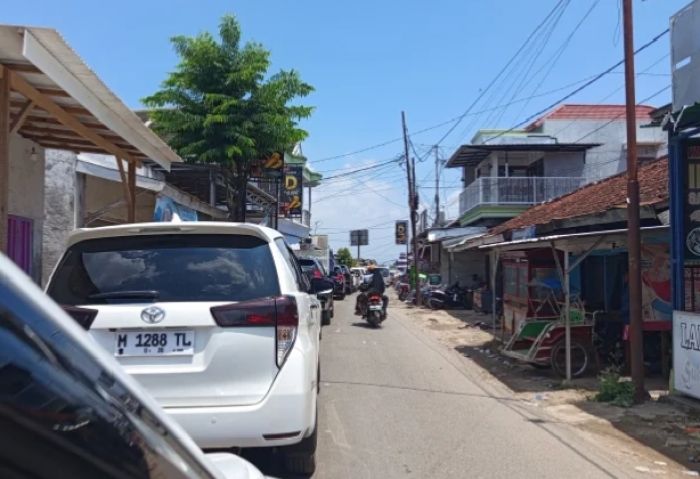 PascaIdulfitri, Antrean Kendaraan Mengular di Penyeberangan Talango-Kalianget