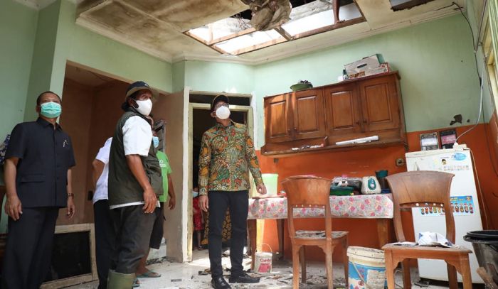 Pemkab Sidoarjo Bantu Perbaikan Rumah Rusak yang Diterjang Puting Beliung