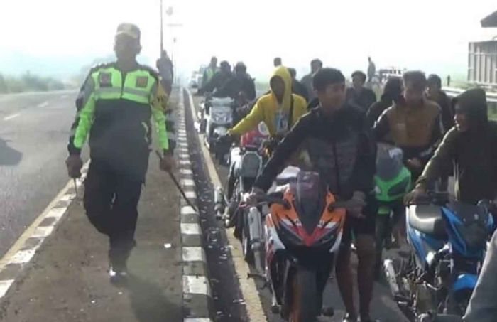 Diduga Hendak Balap Liar, Puluhan Motor di Jombang Diamankan Polisi