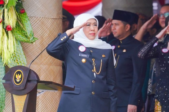 Pimpin Upacara Hari Jadi ke-80 Jawa Timur, Khofifah Ungkap Filosofi Kerja 