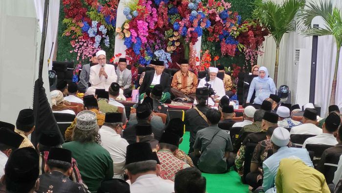 Pratikno, Gus Irfan, Mahfud MD, Khofifah, 4 Syaikh Mesir Hadiri Resepsi Pernikahan Putri Kiai Asep