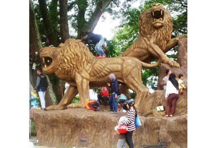 Patung Singo Edan di Malang Jadi Tempat Wisata Dadakan