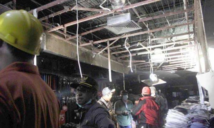 Tim Labfor Polda Jatim Olah TKP Pasar Besar Malang: Terbakar Kamis Dinihari, Padam Jumat Siang
