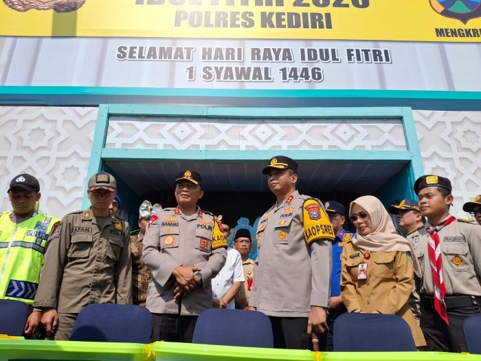 Bersama Wabup dan Kapolres Kediri, Kapolda Jatim Cek Kesiapan Pos Mengkreng Hadapi Arus Mudik