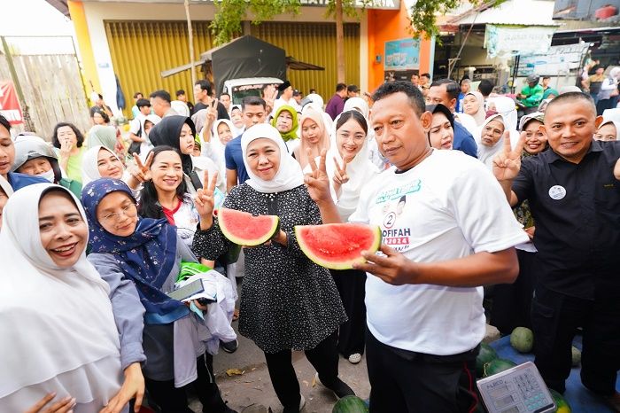 ​Blusukan Cek Harga di Pasar Blitar, Khofifah Puji Kualitas Sayur Premium di Pasar Tradisional