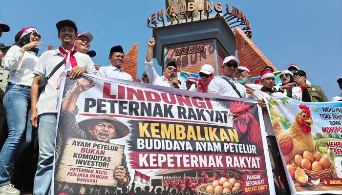Harga Anjlok, Peternak Blitar Bagikan 1 Juta Telur Gratis