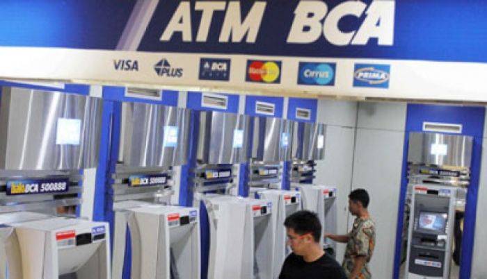 Cek Saldo di ATM BCA Bakal Ditarik Biaya, YLKI: BCA Eksploitasi Nasabah Cek Saldo di ATM BCA Bakal Ditarik Biaya, YLKI: BCA Eksploitasi Nasabah