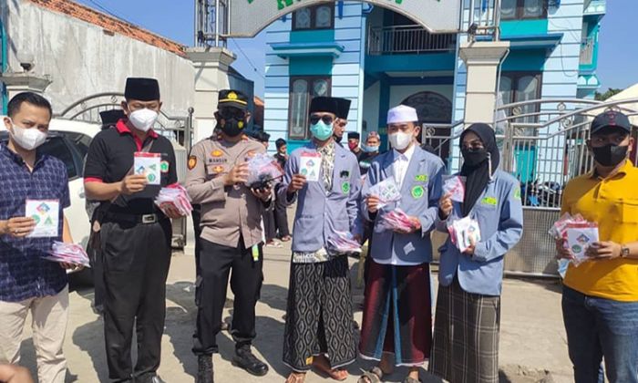 Tekan Laju Corona, Komunitas Song Osong Lombhung Gelar Bagi-Bagi Masker di Masjid dan Pasar