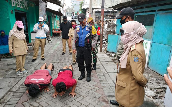 Razia Protokol Kesehatan di Pasar Surabaya, 80 Persen Warga Sudah Patuh