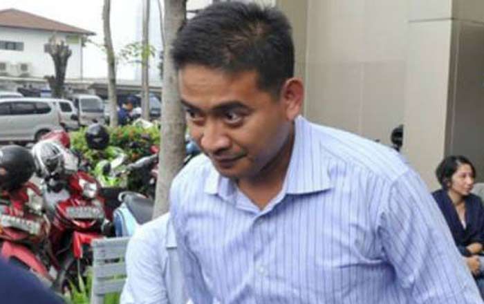 Terima Suap Rp 3 Miliar, AKBP Brotoseno Ditangkap, HR Bukan Lawyer Dahlan Iskan Terima Suap Rp 3 Miliar, AKBP Brotoseno Ditangkap, HR Bukan Lawyer Dahlan Iskan