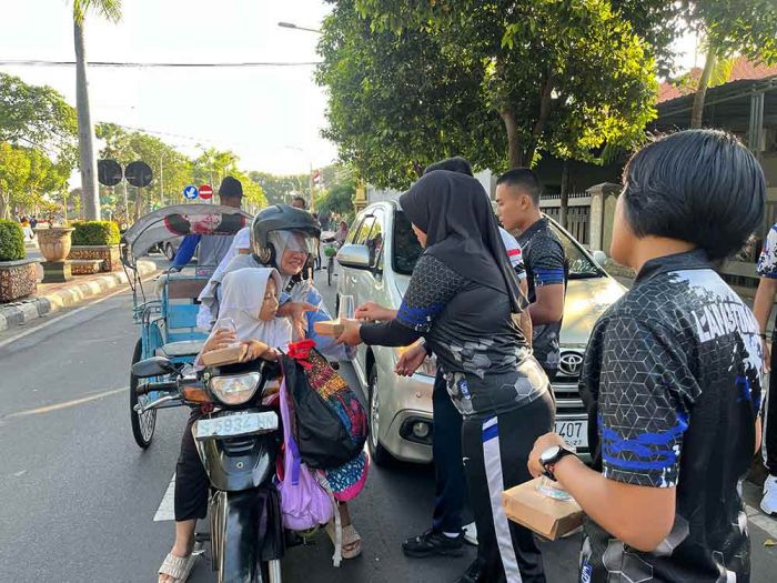 Jumat Berkah, Lapas Tuban Bagikan Sarapan Gratis untuk Warga Sekitar