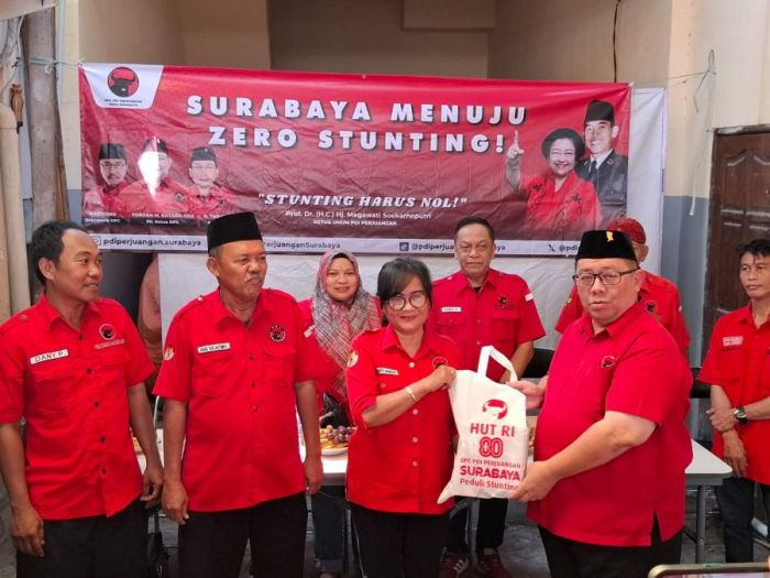 Tekankan Zero Stunting, PDIP Surabaya Bagikan 308 Paket Makanan Bergizi untuk Balita