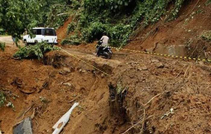 Longsor Besar Kembali Tutup Akses Jalan Menuju Proyek Bendungan Tukul Arjosari Pacitan