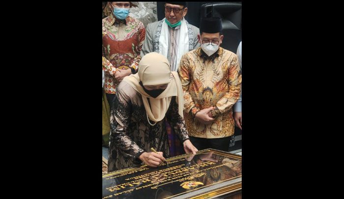Gubernur Khofifah Resmikan Masjid Kampus IKHAC di Pacet Mojokerto