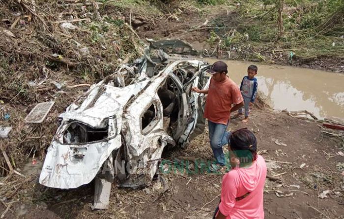 Banjir Bandang Terjang Kutorejo, Empat Rumah dan Satu Mobil Hanyut