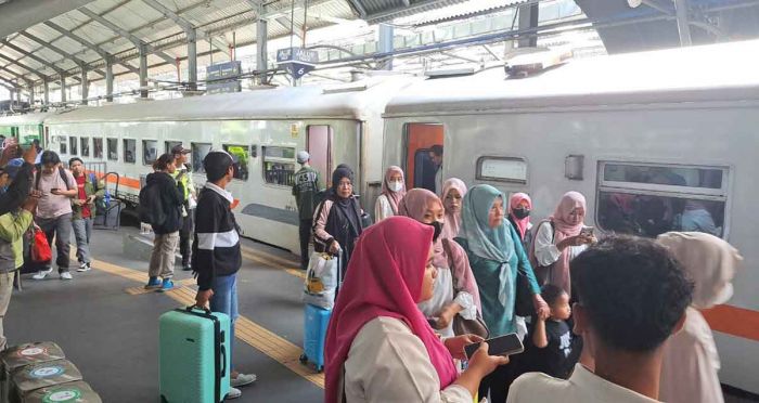 KAI Daop 8 Surabaya Catat 108 Ribu Tiket Terjual untuk Nataru 2025/2026
