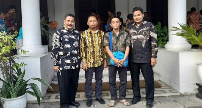 Keluarga Supiin, Petugas PPS di Gresik yang Meninggal Terima Santunan dari Gubernur