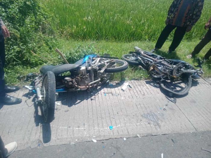Kebut-kebutan Maut di Megaluh Jombang Tabrak Kakek dan Pemotor Lain, 1 Tewas