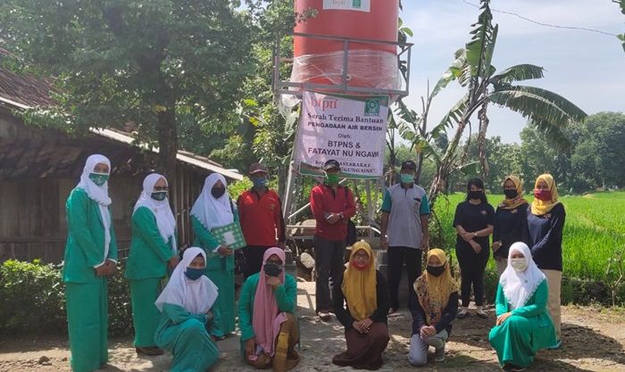 ​Fatayat Ngawi Gandeng BTPNS Kembali Serahkan Bantuan Tandon Air