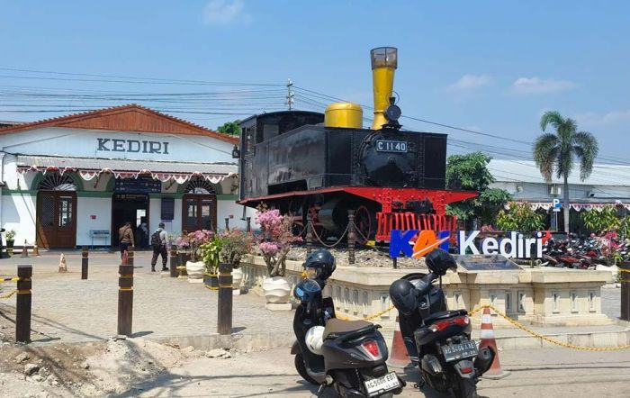 DPRD Kota Kediri Minta Monumen Lokomotif di Depan Stasiun Kediri Dibongkar, Ada Apa? DPRD Kota Kediri Minta Monumen Lokomotif di Depan Stasiun Kediri Dibongkar, Ada Apa?