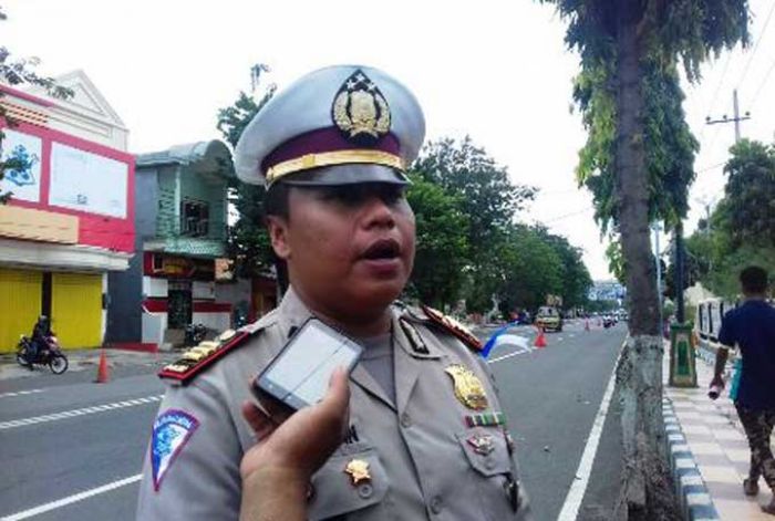 Praktik Calo Masih Terjadi di Kantor Samsat Situbondo Praktik Calo Masih Terjadi di Kantor Samsat Situbondo