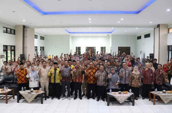 Khawatir Ada Kongkalikong, Warga Minta DPRD Gresik Awasi SPMB Khawatir Ada Kongkalikong, Warga Minta DPRD Gresik Awasi SPMB