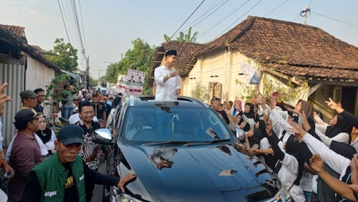 Ribuan Warga Mojoanyar Mojokerto Sambut Paslon Mubarok dengan Dukungan Kemenangan 