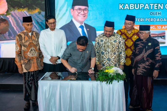Mendag dan Bupati Gresik Resmikan Revitalisasi Pasar Sidayu, Telan DAK Rp30 Miliar