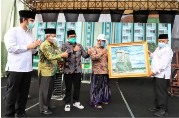 Dukung Pembangunan Menara 17 PWNU, PDIP Jatim Sumbang Rp 500 Juta