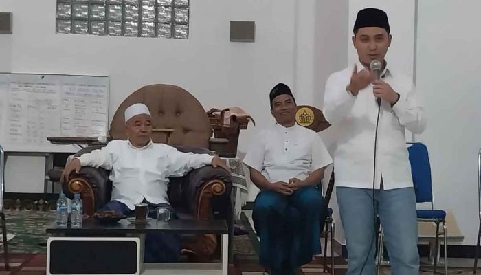 Kiai Asep Gelar Bukber dengan Timses Mubarok, Gus Barra Paparkan Program 100 Hari Kerja Kiai Asep Gelar Bukber dengan Timses Mubarok, Gus Barra Paparkan Program 100 Hari Kerja