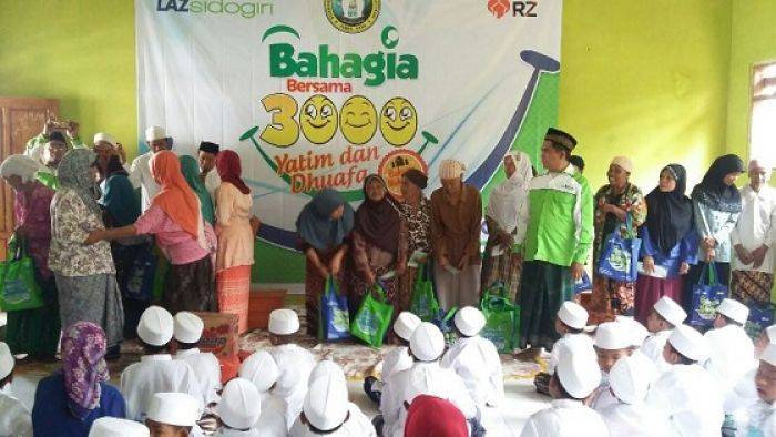 Lembaga Amil Zakat Sidogiri Santuni 300 Anak Yatim dan Kaum Duafa