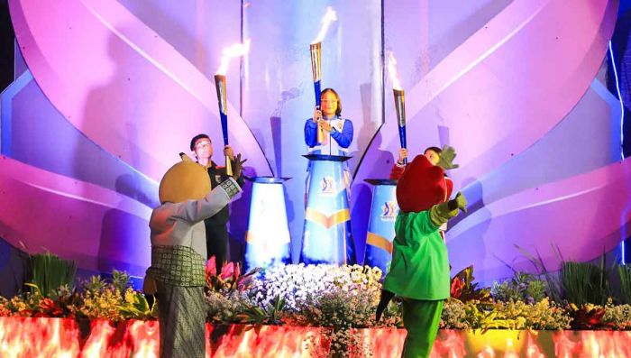 Porprov IX Jatim 2025 Dibuka, Gubernur Khofifah Serukan Semangat Juang dan Sportivitas Porprov IX Jatim 2025 Dibuka, Gubernur Khofifah Serukan Semangat Juang dan Sportivitas