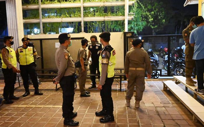 Terus Tegakkan Protokol Kesehatan, Operasi Aman Nusa II Polda Jatim Kembali Sasar Warung dan Cafe