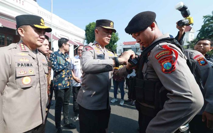 Tunjang Kinerja Jajaran Polrestabes Surabaya, Polda Jatim Resmikan 50 Bodycam