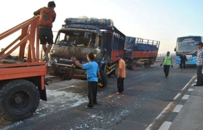 Kakek Asal Beji Pasuruan Tewas Usai Disambar Gandengan Truk