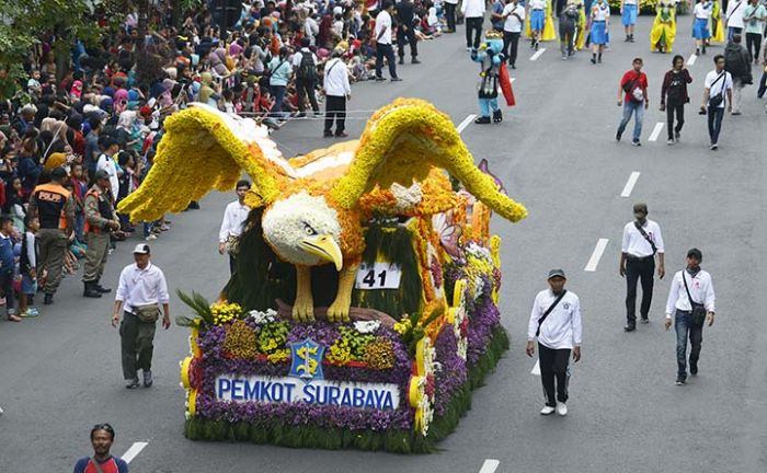 Wali Kota Batu Terkesima Kemegahan Parade Surabaya Vaganza