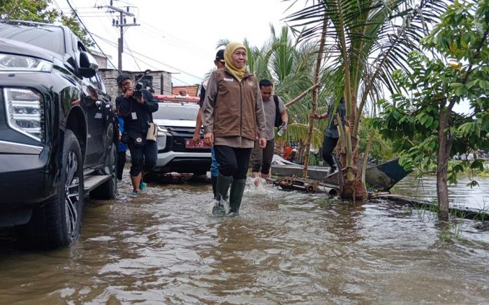 Khofifah: Modifikasi Cuaca Berhasil Tekan Hujan Ekstrem di Lamongan