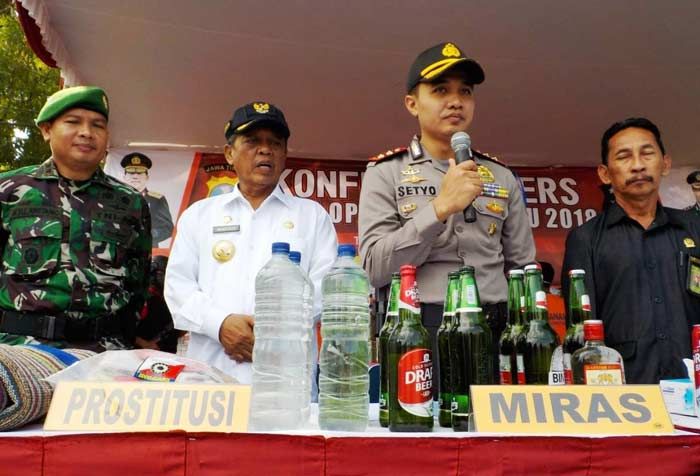 Polres Pacitan Amankan Ratusan Liter Miras dan Ungkap Prostitusi Selama Ramadan