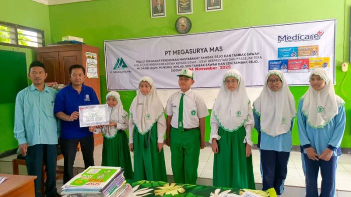 PT Megasurya Mas Gelontorkan Ratusan Beasiswa untuk Pelajar SD di Sidoarjo dan Gresik