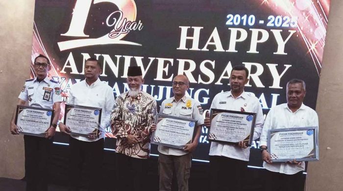 YUA Jatim Beri Penghargaan untuk 25 Kontributor Pembangunan Kota Batu YUA Jatim Beri Penghargaan untuk 25 Kontributor Pembangunan Kota Batu