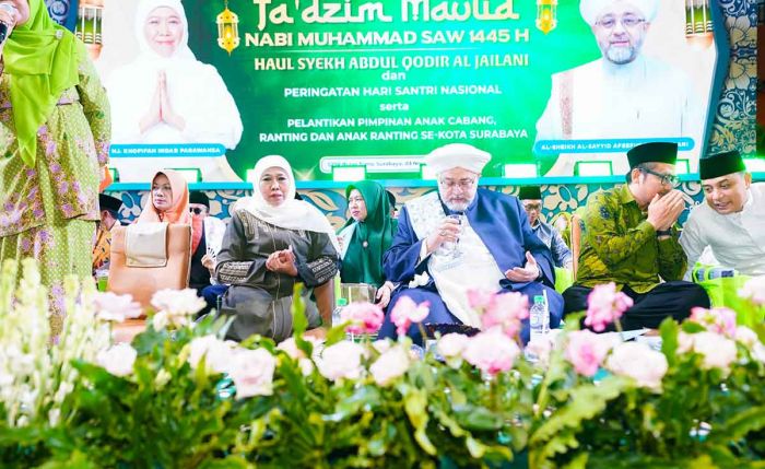 Khofifah dan Eri Cahyadi Kompak Hadiri Ta’dzim Maulid Nabi Muhammad SAW di GBT