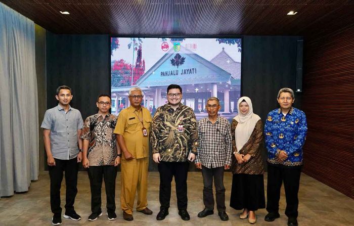 Bupati Kediri Terapkan Rapor Guru di SMA Dharma Wanita Boarding School