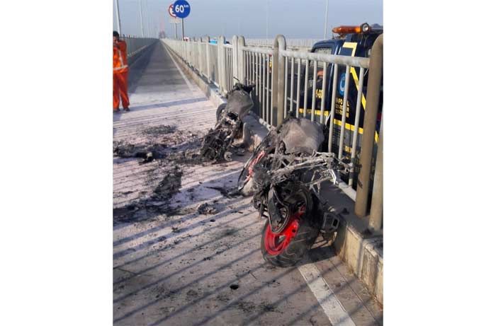Tabrakan jadi Penyebab Dua Motor Terbakar di Jembatan Suramadu