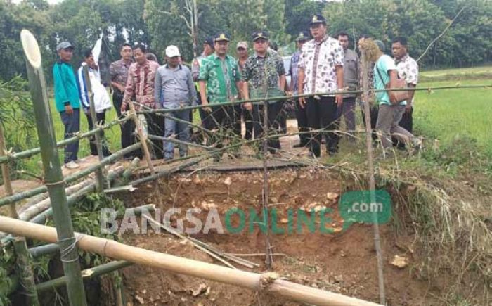 Wabup Tuban Pastikan Jembatan Putus di Bangilan Diperbaiki Tahun Depan