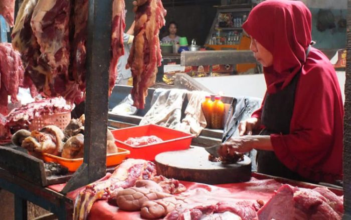 Jelang Bulan Suci Ramadan, Harga Daging Ayam di Jember Alami Kenaikan