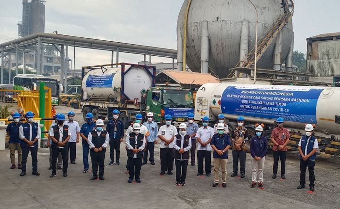 Gubernur Khofifah Terima Bantuan 31 Ton Oksigen Cair dari Petrokimia Gresik dan Satgas BUMN Jatim