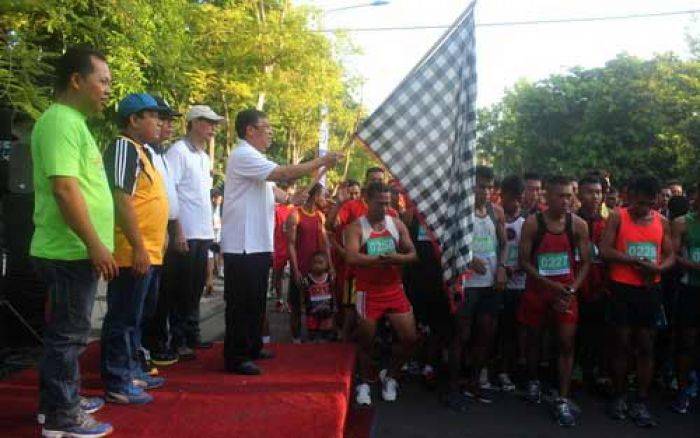 Bekerja Sama dengan Dispora Surabaya, PT BFI Gelar Lomba Lari 10 K