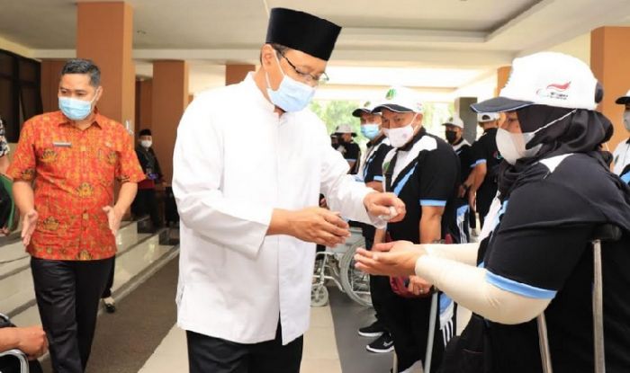 Lepas Keberangkatan Kontingen Atlet Paralympic Kota Pasuruan, Ini Pesan Gus Ipul 