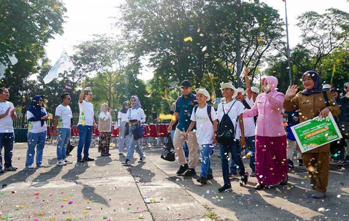 Petrokimia Gresik Gelar Outing Class di KBS untuk Anak-Anak SLB Gresik Petrokimia Gresik Gelar Outing Class di KBS untuk Anak-Anak SLB Gresik
