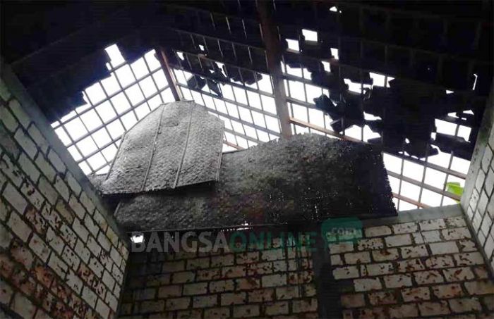 Tiga Rumah di Kanor Bojonegoro Rusak Diterjang Angin Puting Beliung